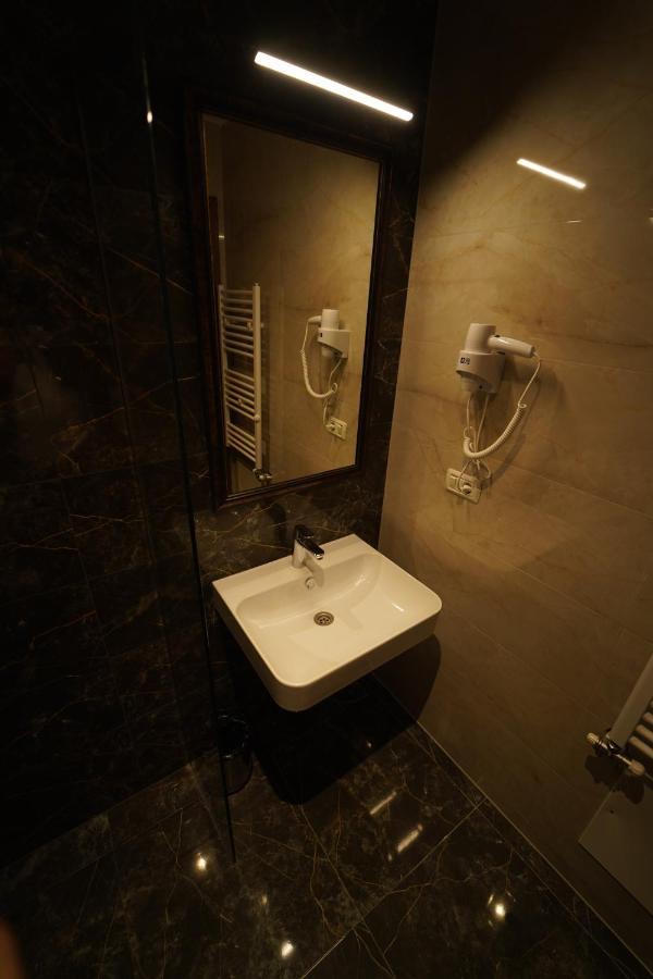 Monarch Hotel Prizren Zewnętrze zdjęcie